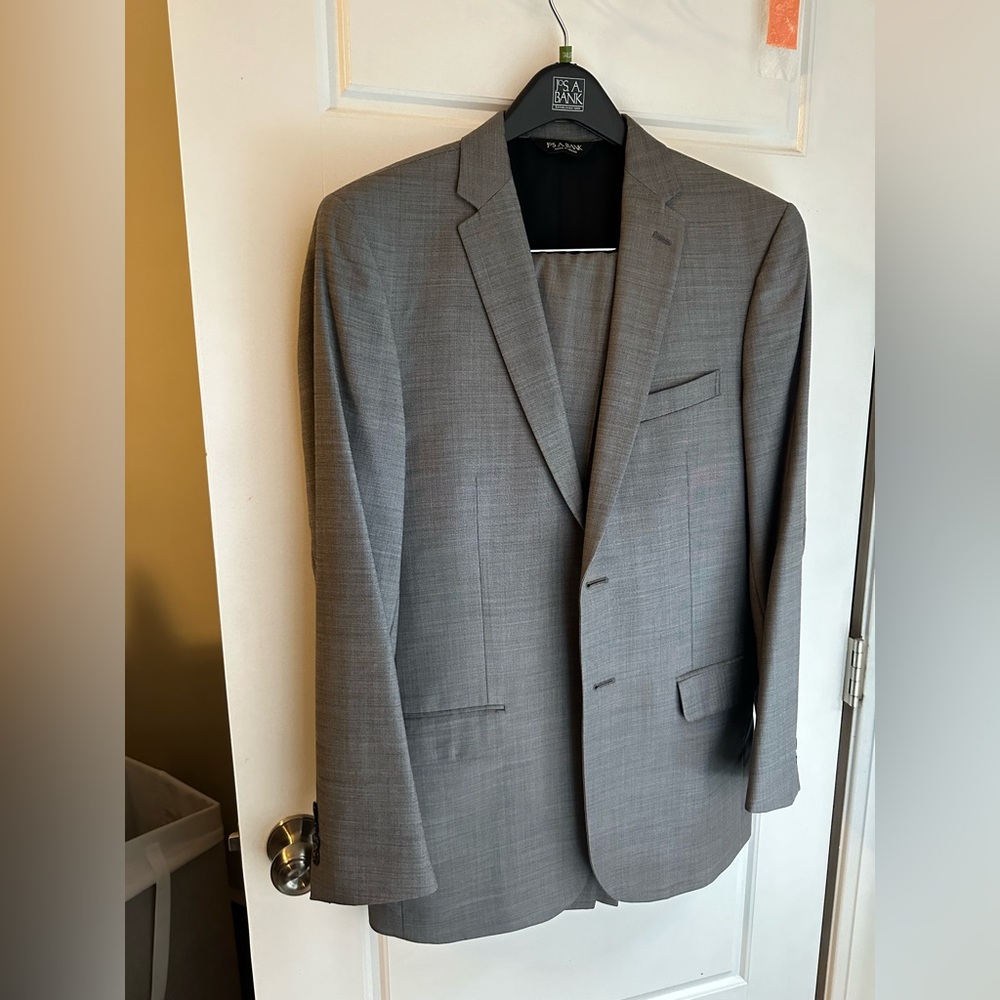 Jos A Bank suit jacket. Men’s 40R slim fit grey